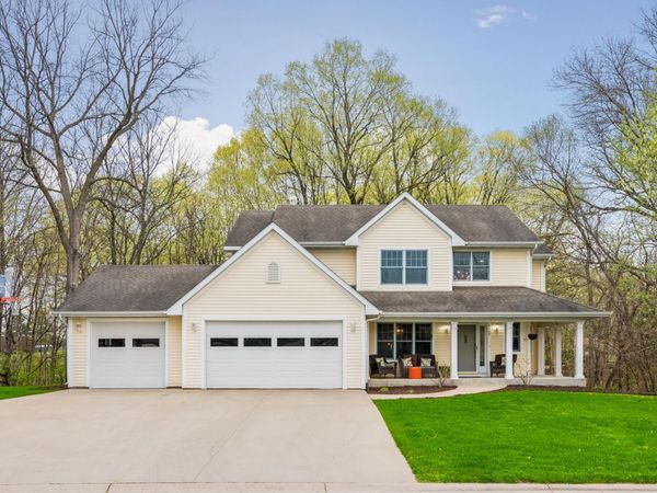 8469 Woodland Curve, Saint Bonifacius, MN 55375