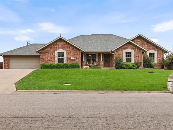 1028 N Elm Street, Muenster, TX 76252