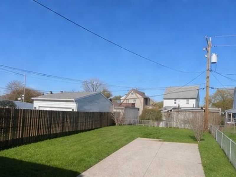 367 E 211th Street, Euclid, OH 44123 Photo 8