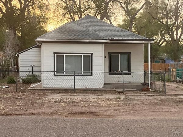 313 S Grand Ave, Manzanola, CO 81058