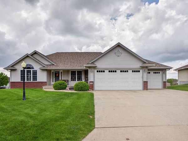 5764 NW 3rd Court, Des Moines, IA 50313