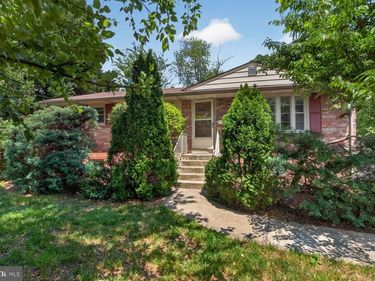 812 GRANT STREET, HERNDON, VA 20170