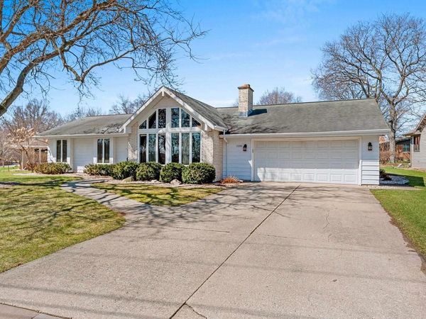 1028 RIVERSIDE DRIVE, Kaukauna, WI 54130