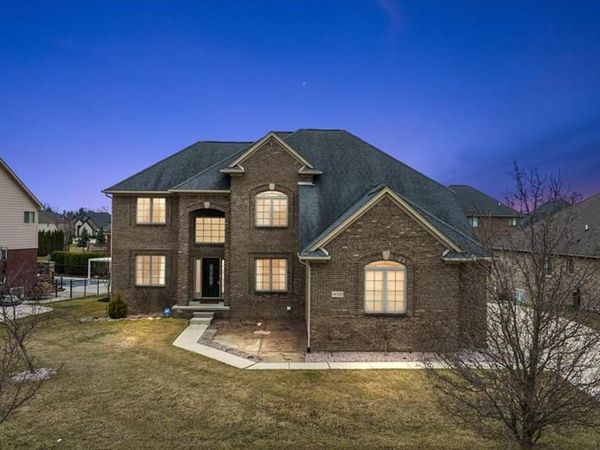 16348 Via Montella, Macomb Twp, MI 48042