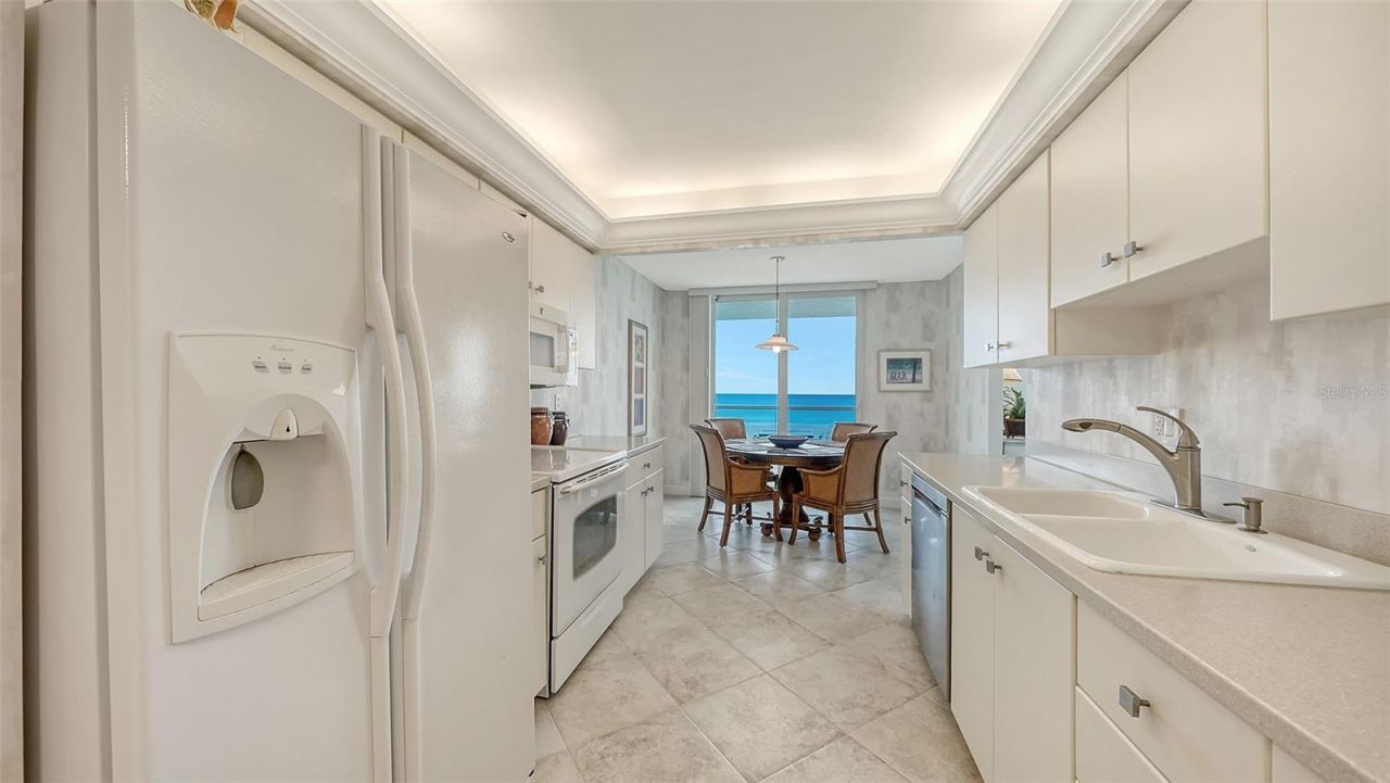 2425 Gulf Of Mexico Drive, Unit 2E, Longboat Key, FL 34228 Photo
