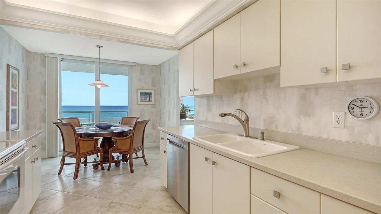 2425 Gulf Of Mexico Drive, Unit 2E, Longboat Key, FL 34228 Photo