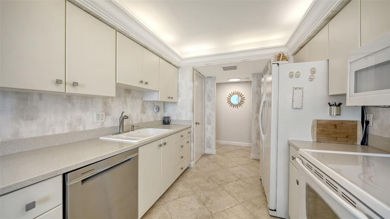 2425 Gulf Of Mexico Drive, Unit 2E, Longboat Key, FL 34228 Photo