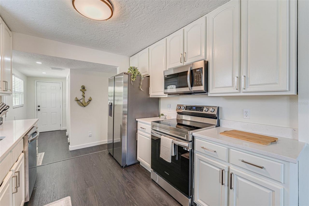 4651 22nd Avenue N, Saint Petersburg, FL 33713 Photo