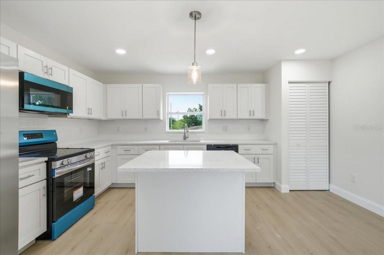 4651 22nd Avenue N, Saint Petersburg, FL 33713 Photo