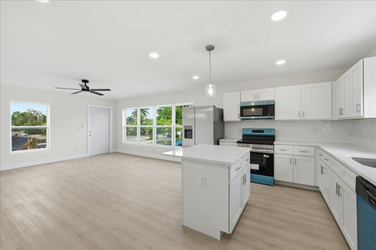 4651 22nd Avenue N, Saint Petersburg, FL 33713 Photo