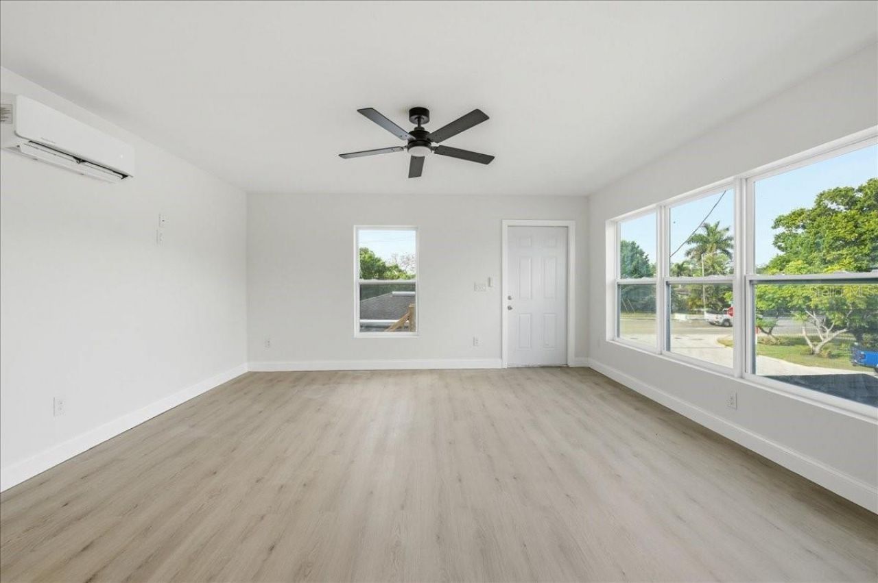 4651 22nd Avenue N, Saint Petersburg, FL 33713 Photo