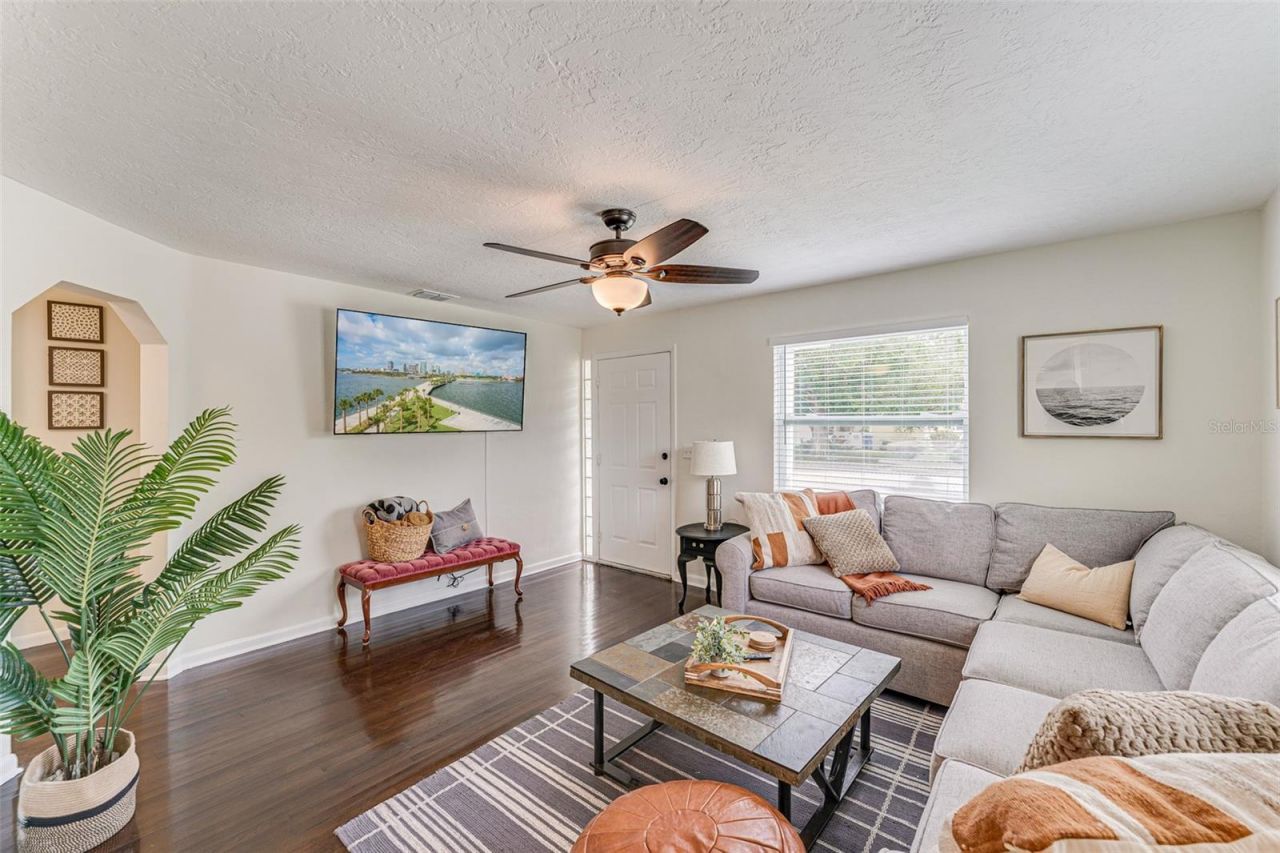 4651 22nd Avenue N, Saint Petersburg, FL 33713 Photo
