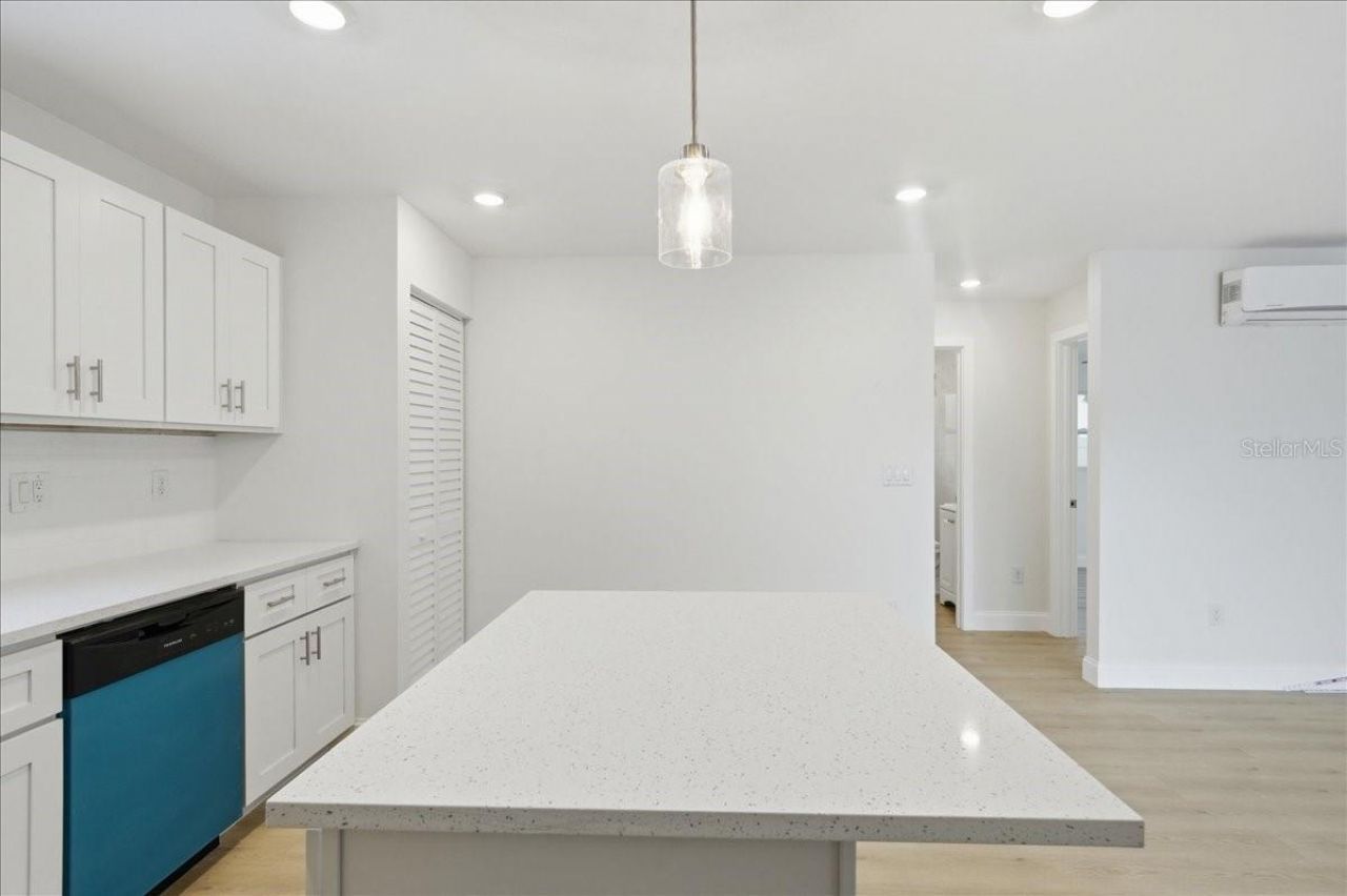 4651 22nd Avenue N, Saint Petersburg, FL 33713 Photo
