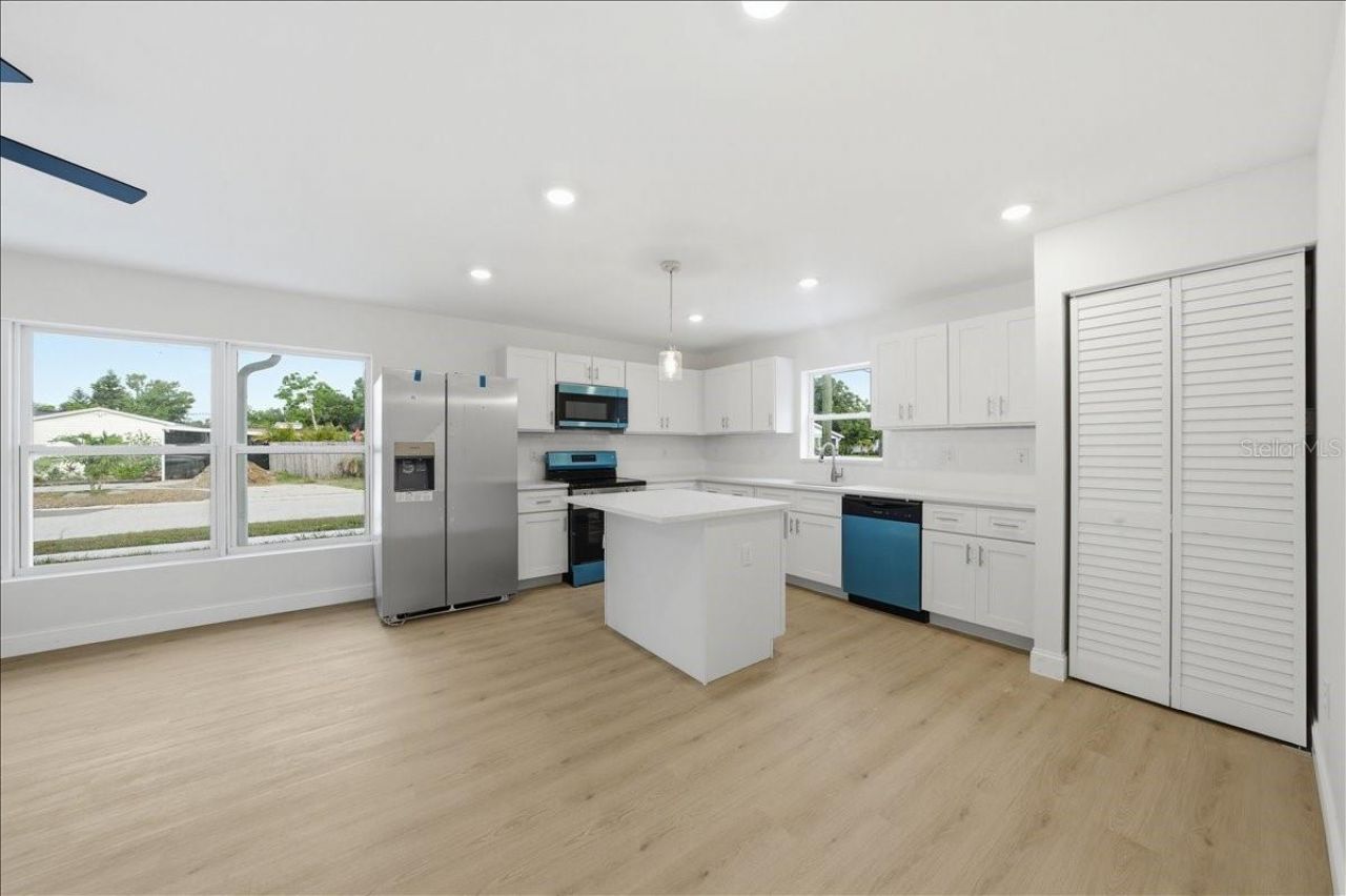 4651 22nd Avenue N, Saint Petersburg, FL 33713 Photo