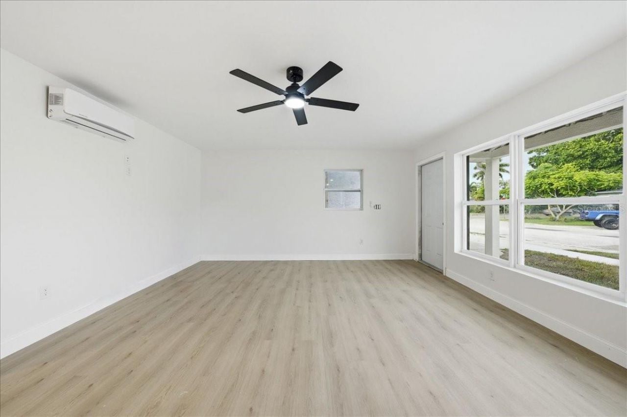4651 22nd Avenue N, Saint Petersburg, FL 33713 Photo