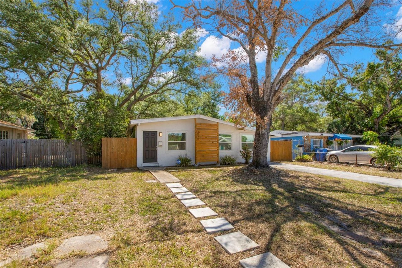 2356 Kingston Street S, Saint Petersburg, FL 33711 Photo