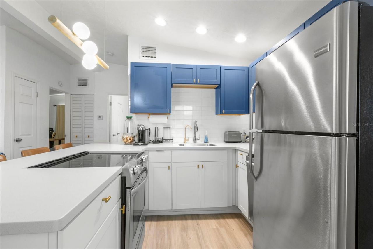 2356 Kingston Street S, Saint Petersburg, FL 33711 Photo