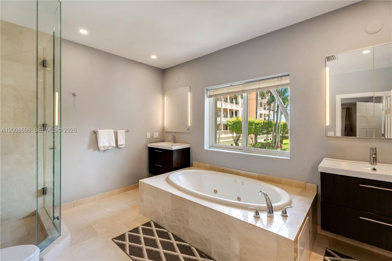 13636 Deering Bay Dr, Coral Gables, FL 33158 Photo
