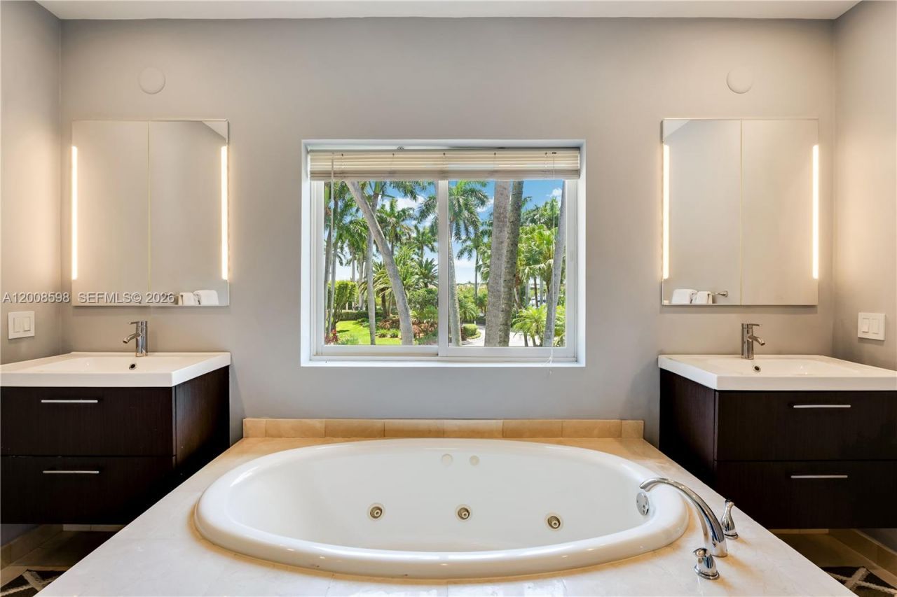 13636 Deering Bay Dr, Coral Gables, FL 33158 Photo