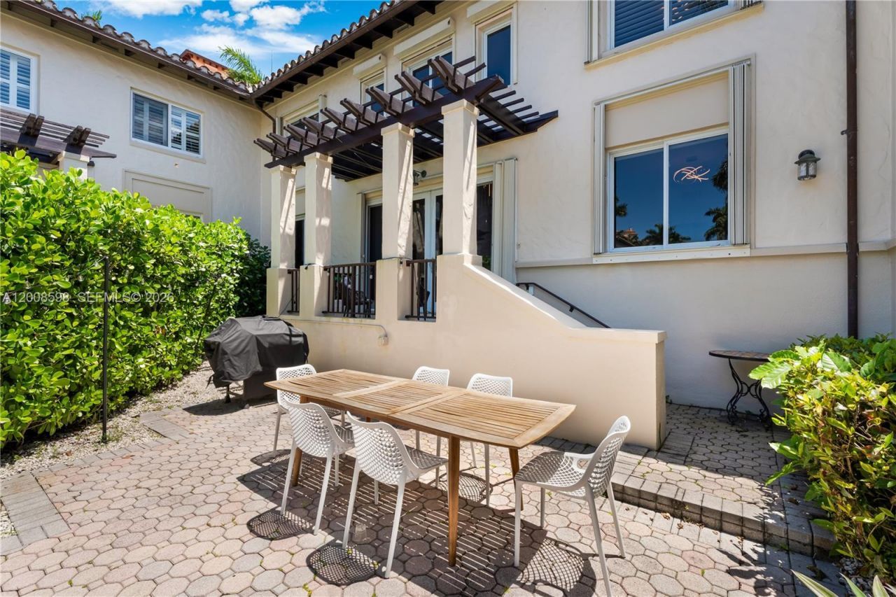 13636 Deering Bay Dr, Coral Gables, FL 33158 Photo