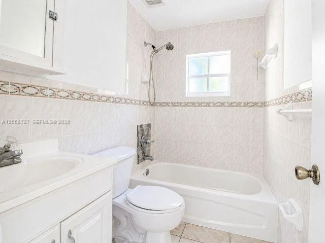 2831 SW 21st St , Unit 2831, Miami, FL 33145 Photo
