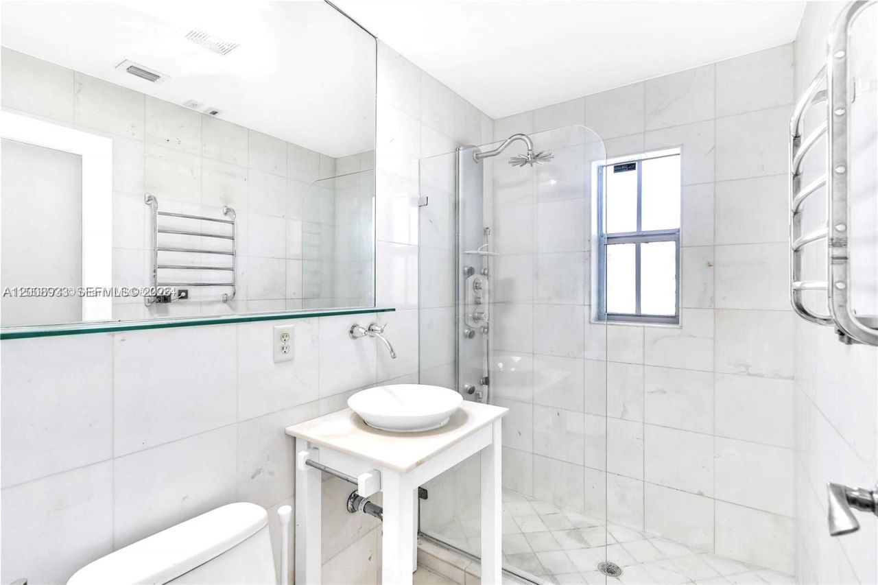 1600 Michigan Ave , Unit 2, Miami Beach, FL 33139 Photo