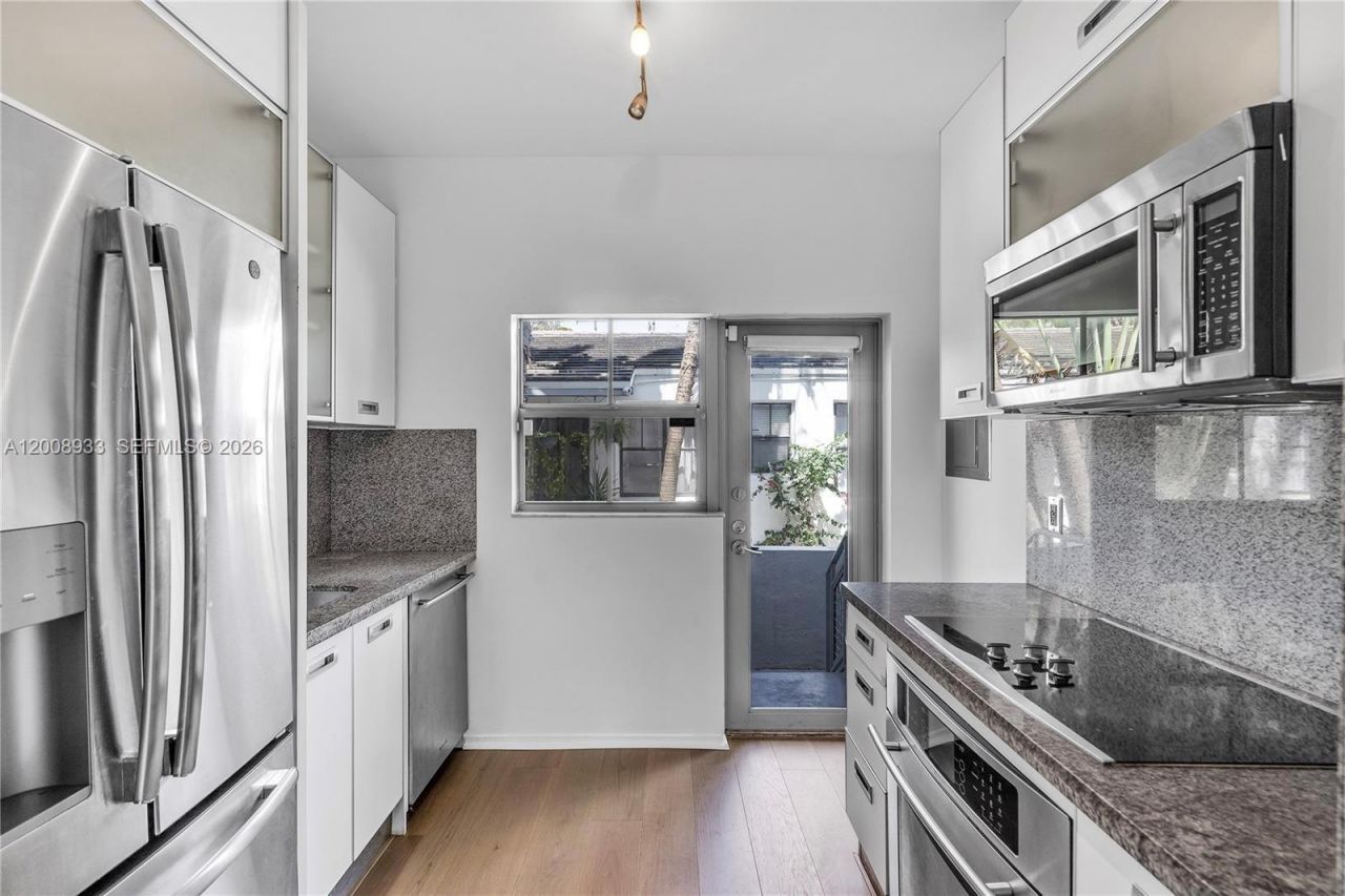 1600 Michigan Ave , Unit 2, Miami Beach, FL 33139 Photo