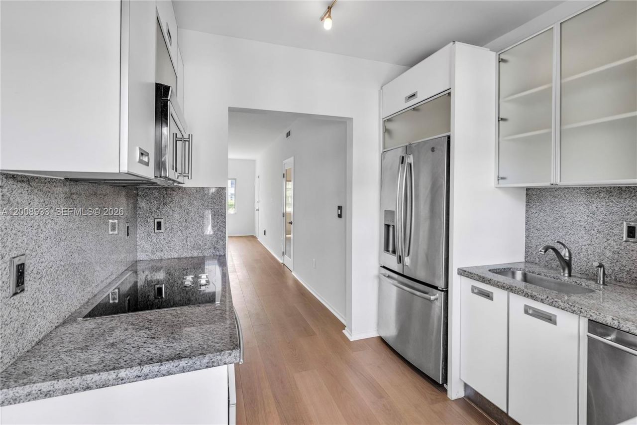 1600 Michigan Ave , Unit 2, Miami Beach, FL 33139 Photo