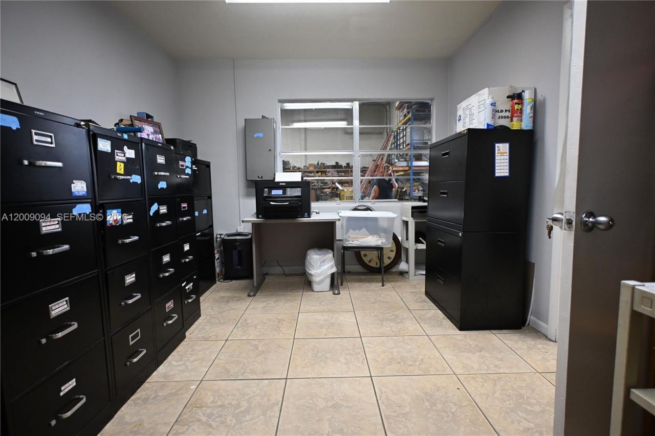 4450 E 10th Ct, Hialeah, FL 33013 Photo