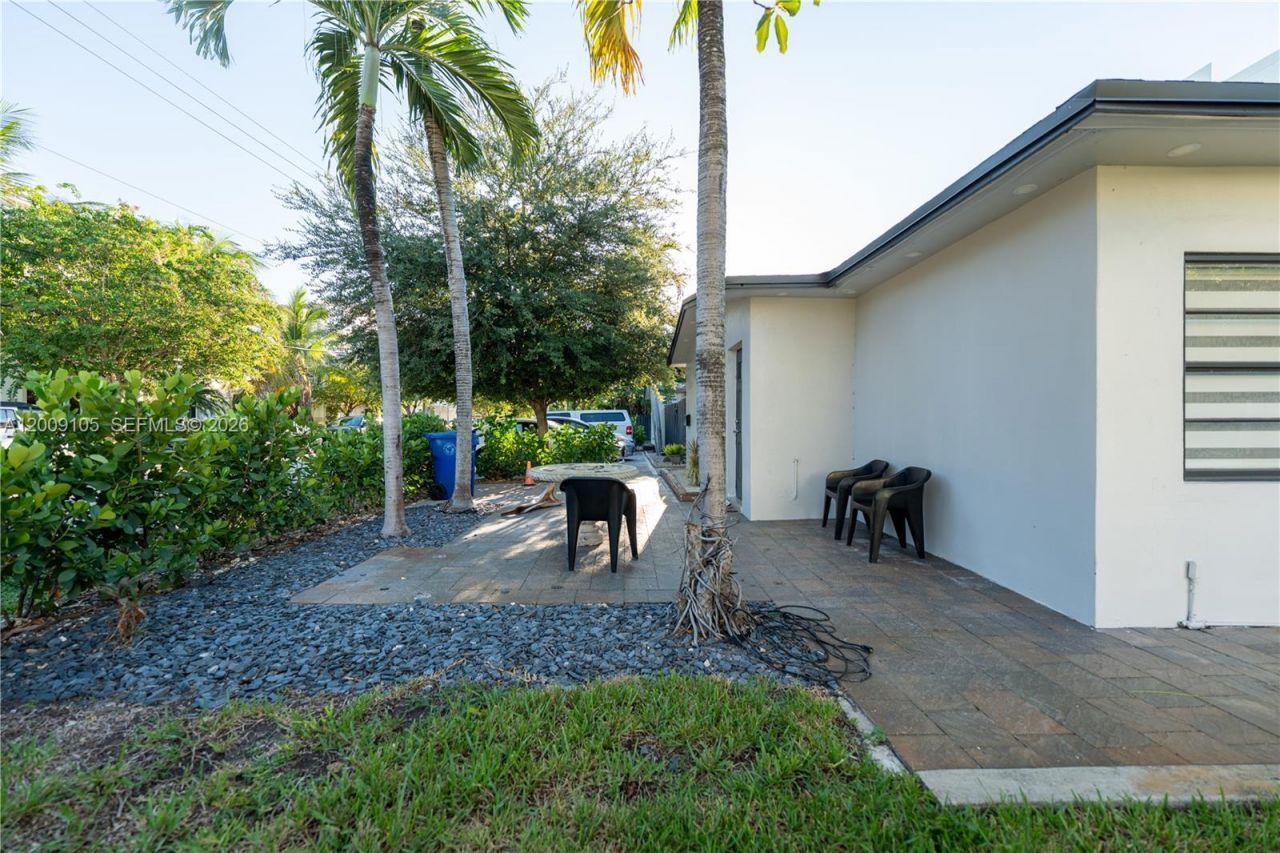 1615 NE 9th St , Fort Lauderdale, FL 33304 Photo