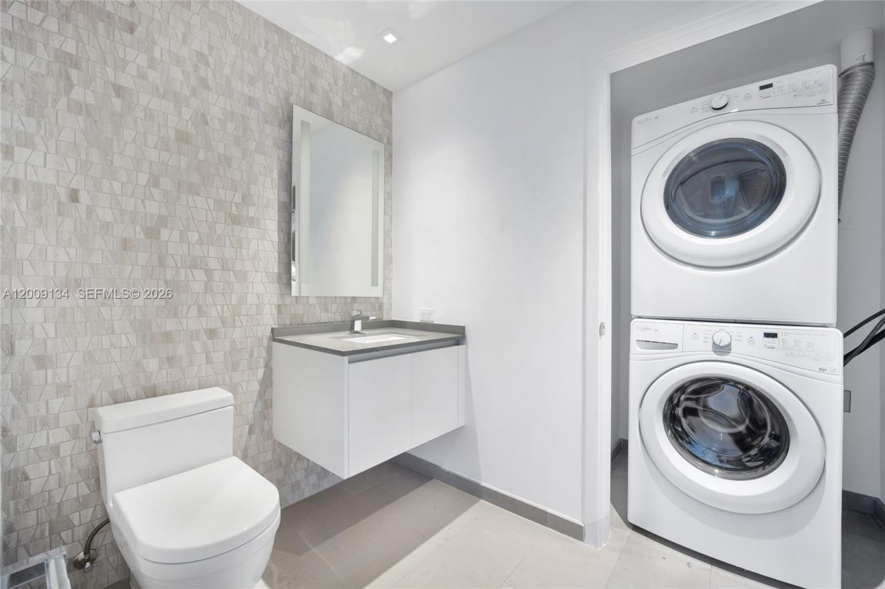 88 SW 7th St , Unit 1009, Miami, FL 33130 Photo