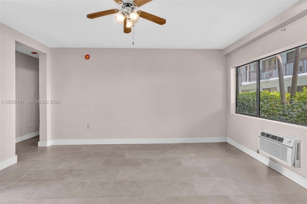 1165 Marseille Dr , Unit 21, Miami Beach, FL 33141 Photo