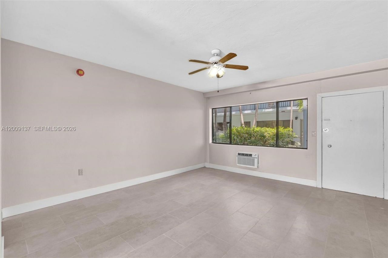 1165 Marseille Dr , Unit 21, Miami Beach, FL 33141 Photo