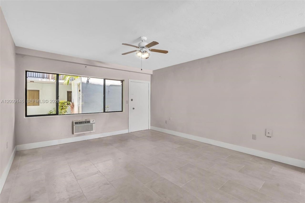 1165 Marseille Dr , Unit 10, Miami Beach, FL 33141 Photo