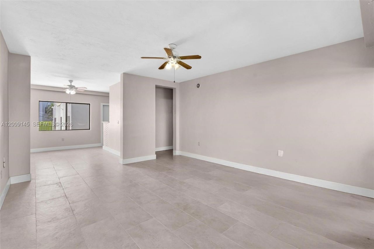 1165 Marseille Dr , Unit 10, Miami Beach, FL 33141 Photo