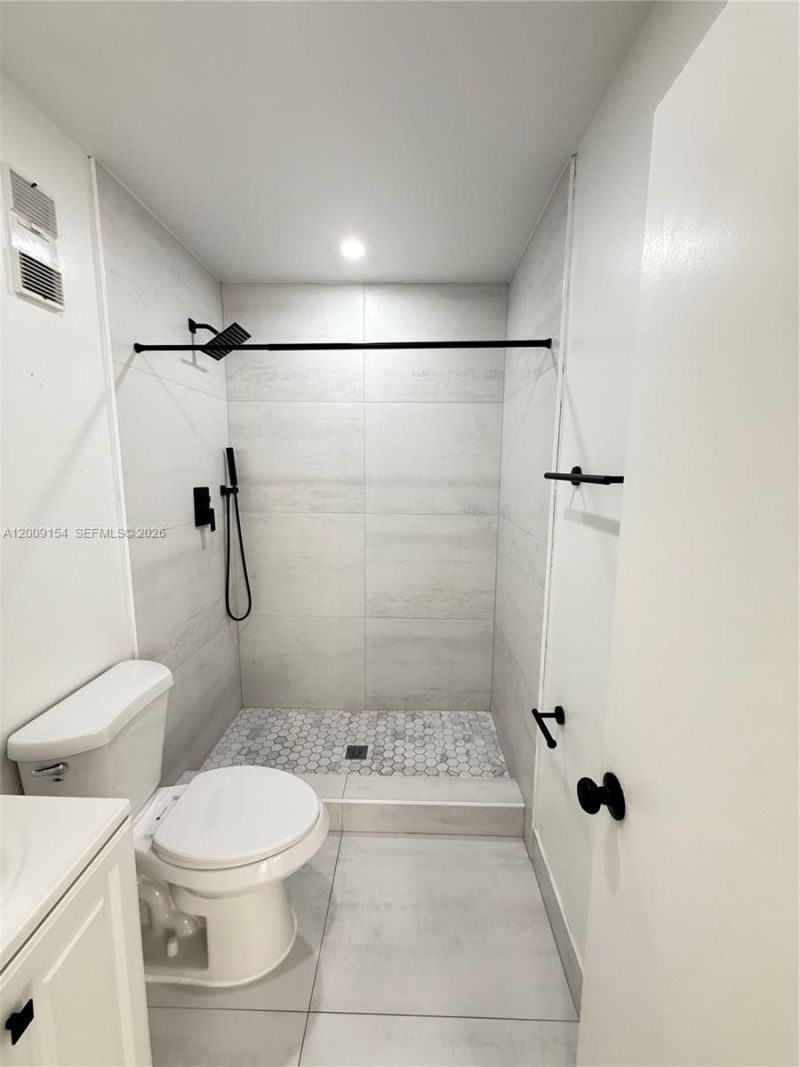 10016 Winding Lake Rd, Unit 202, Sunrise, FL 33351 Photo