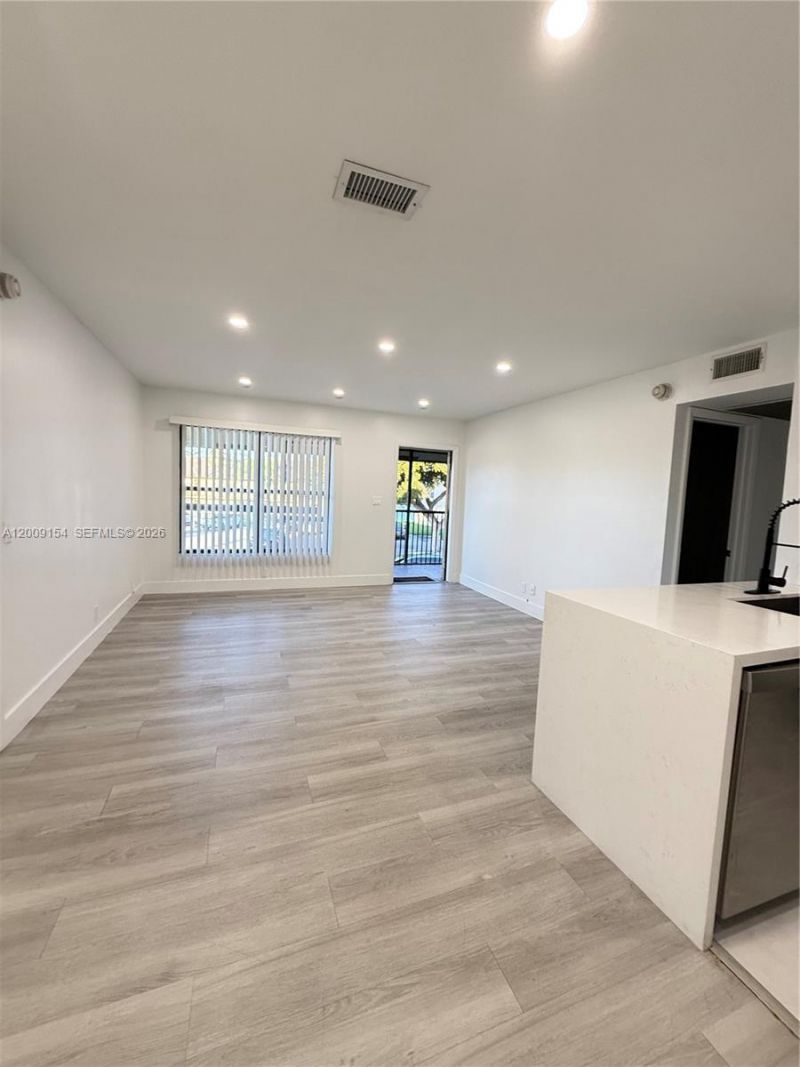 10016 Winding Lake Rd, Unit 202, Sunrise, FL 33351 Photo
