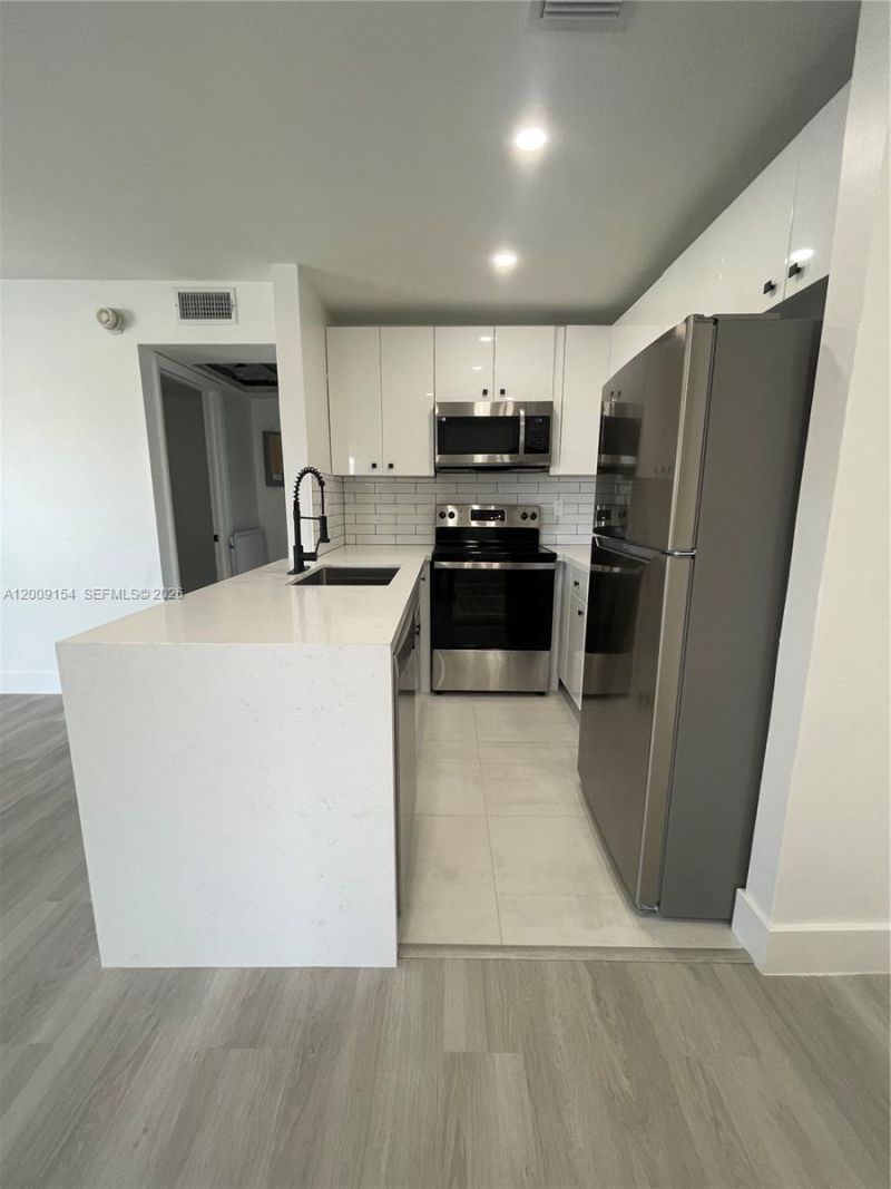 10016 Winding Lake Rd, Unit 202, Sunrise, FL 33351 Photo