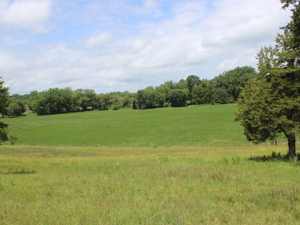 000 182nd Avenue, Maquoketa, IA 52060