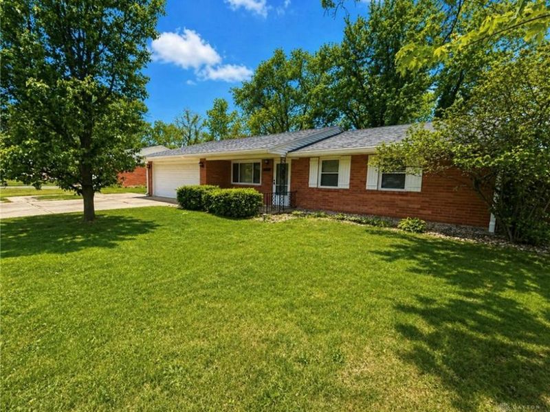 2530 Eckley Blvd, Miamisburg, OH 45449 Photo 2
