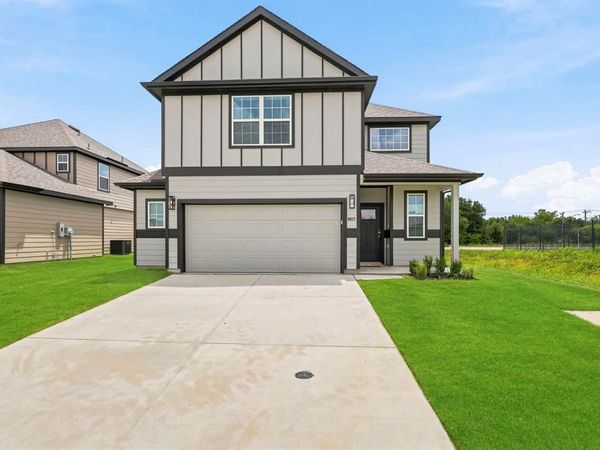 8017 Charlestown Lane, Fort Worth, TX 76140