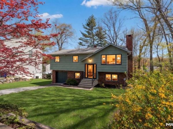 307 Santa Fe Trail, HOPATCONG, NJ 07843
