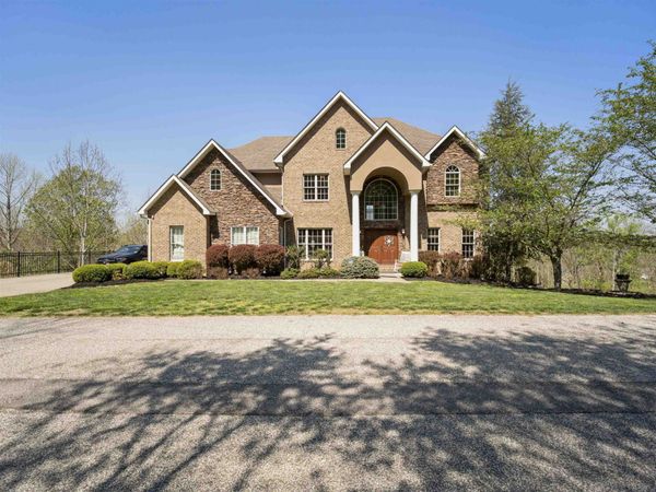 197 St. Andrews Drive, Barboursville, WV 25504