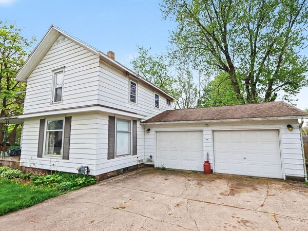 126 E South Street, Vicksburg, MI 49097