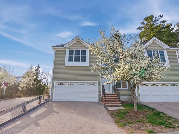 43 Knowlton Cir, Unit 43, Upton, MA 01568