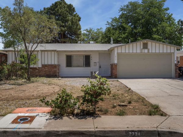 2734 Dallas Street NE, Albuquerque, NM 87110