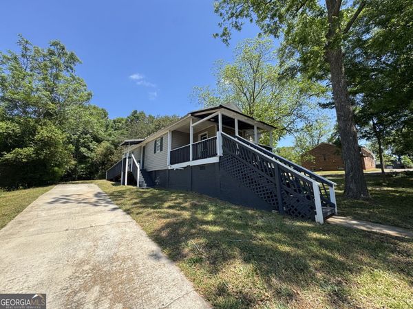 125 W Washington Street, Newnan, GA 30263