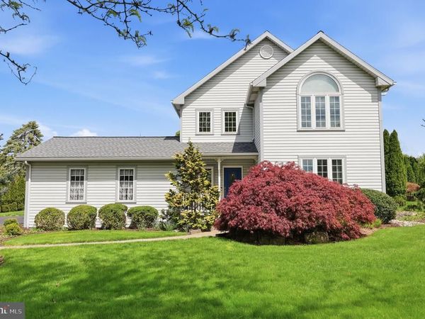 1011 JOHNSTON DRIVE, BETHLEHEM, PA 18017