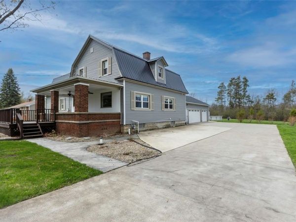 6224 Versailles Rd , Lake View, NY 14085