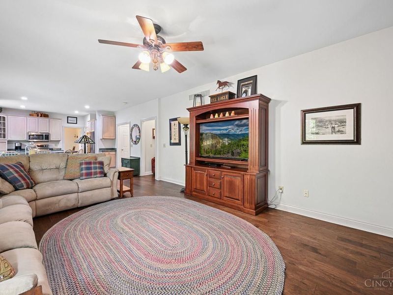 6879 Crown Pointe Drive, Liberty Township, OH 45011 Photo 7